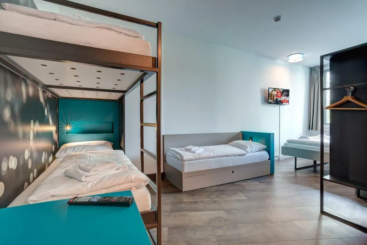 Meininger Hotel Muenchen Olympiapark  מינכן
