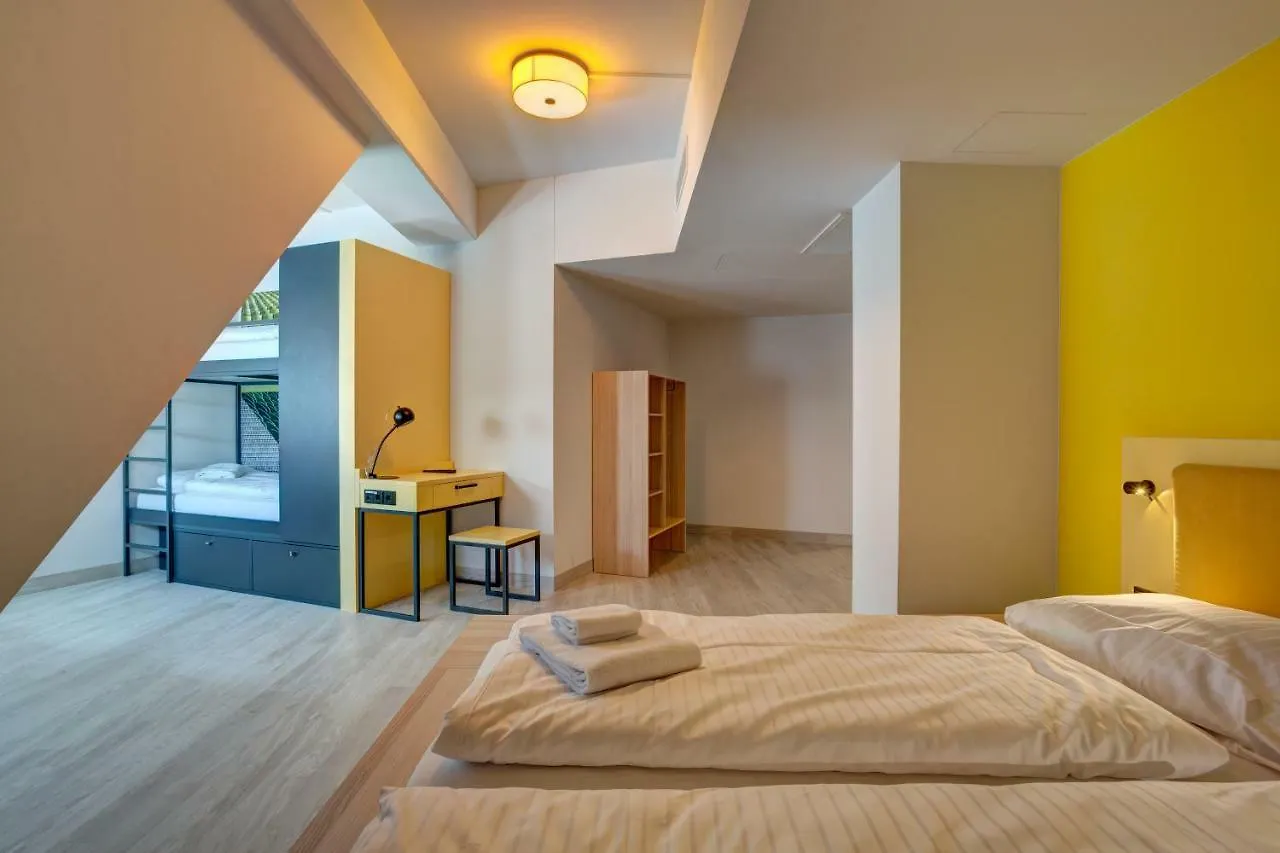 Meininger Hotel Muenchen Olympiapark
