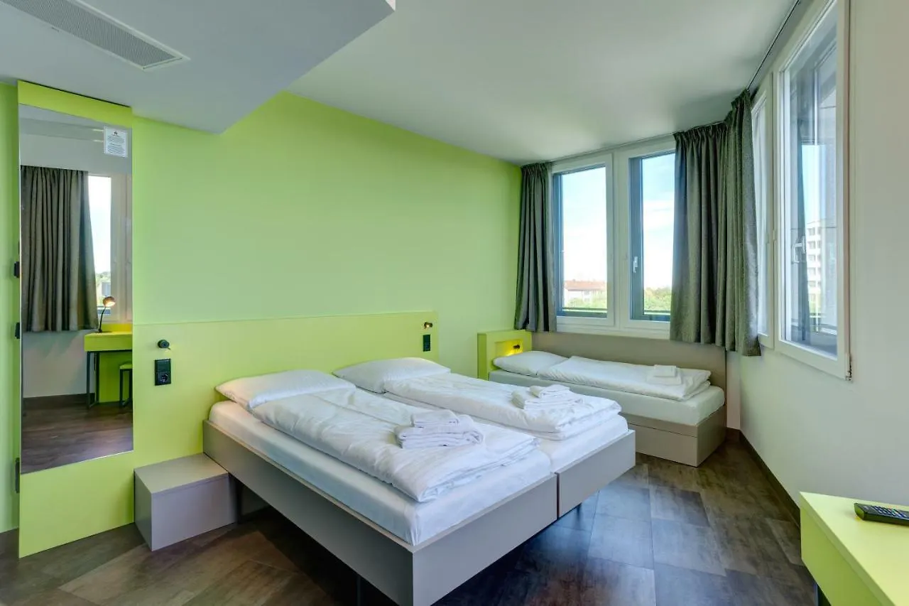 Meininger Hotel Muenchen Olympiapark